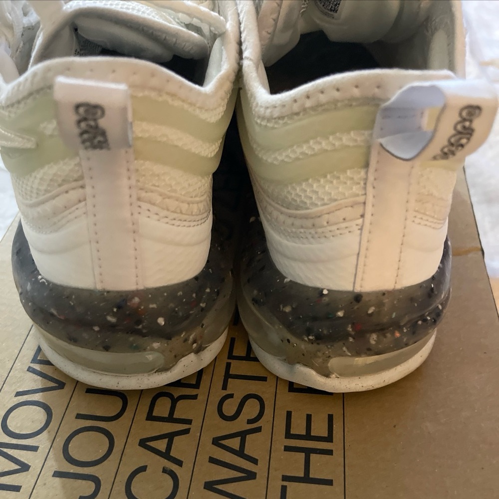 Nike Air Max Terrascape 97 Sneakers DQ3976-101 White Size 9 EUC - Picture 8 of 8